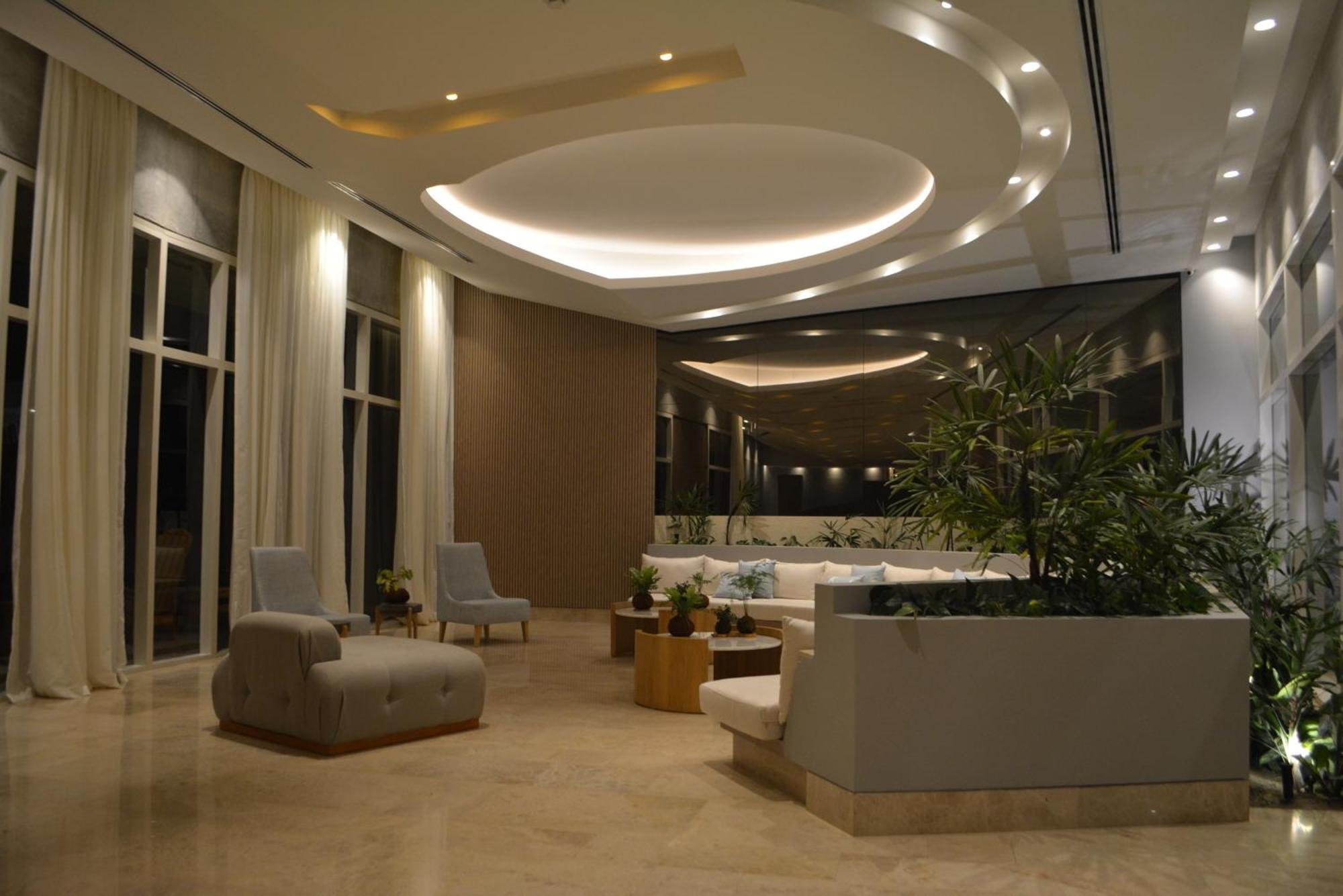 Beachfront Paradise In Apartamento